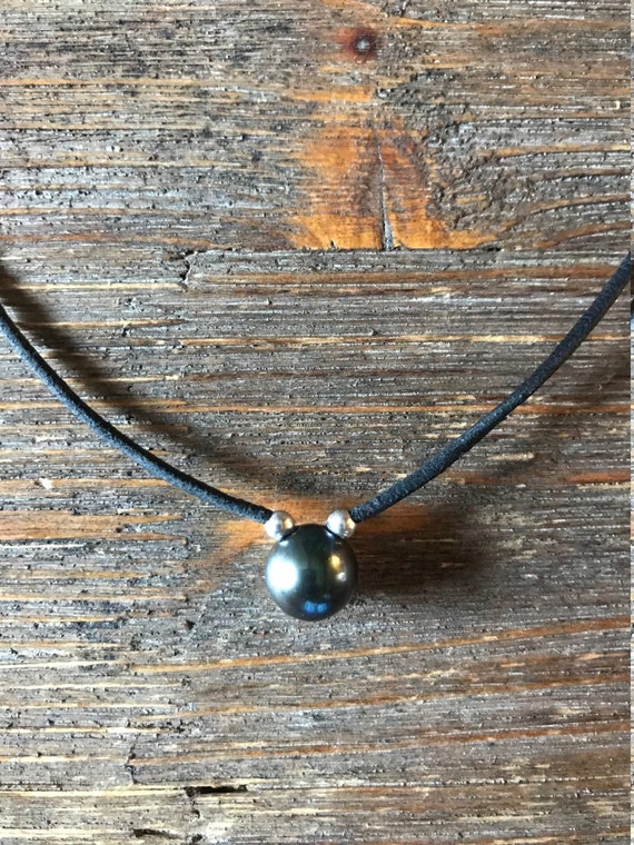 Tahitian pearl and sterling silver on leather, adjustable necklace, minimalist design choker