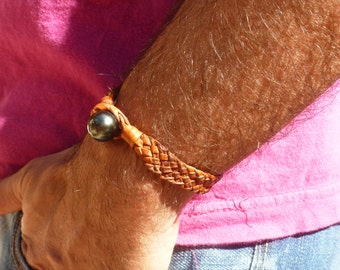 Herrenarmband mit Tahitiperle und geflochtenem australischem Leder
