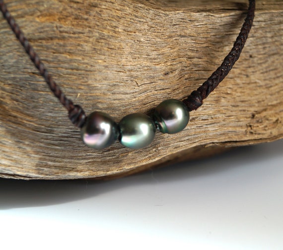 Tahitian pearls on leather, women's necklace, braided Australian leather, genuine Tahitian pearls, surfer necklace, pearl braided leather.