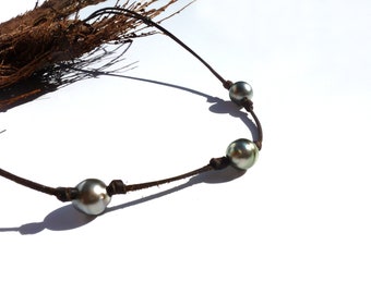 Tahitian pearls on leather necklace adjustable in size for women minimalist boho chic style.