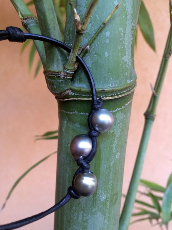 Tahitian pearls on leather - expandable woman or man bracelet