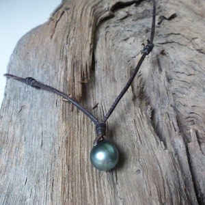 Collier perle de tahiti cuir et perle noire de Tahiti, cuir australien collier perle de Tahiti, pour femme, pour homme image 3