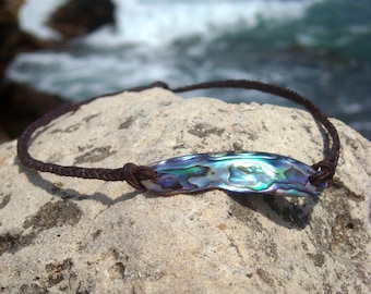 Perle de Tahiti et coquillage sur cuir, collier ras de cou femmes ou hommes