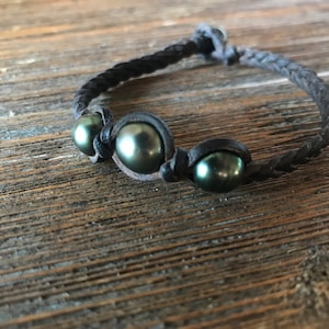 Tahitian pearls bracelet, tahitian pearl and leather bracelet for woman or man