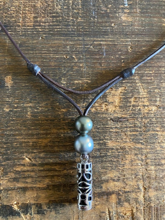 Necklace two Tahitian pearls and Tahitian Tiki in silver on Australian leather for men or women