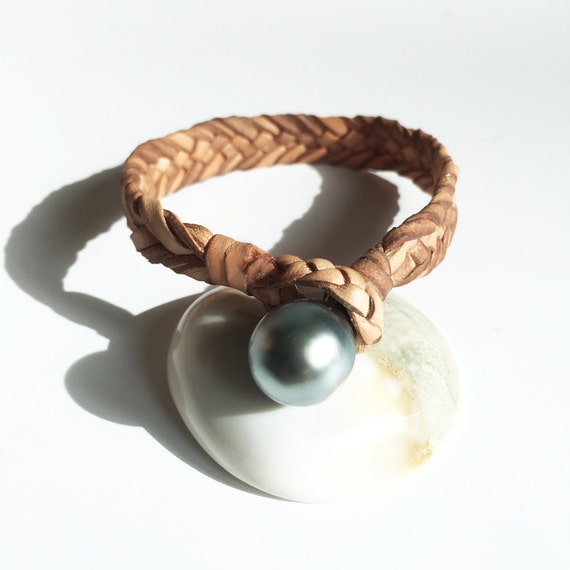 Tahitian pearl on leather man bracelet