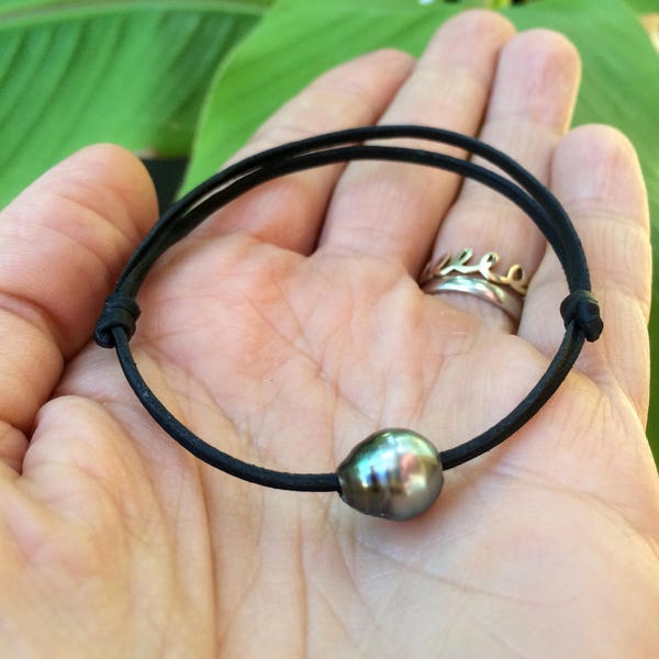 Perla nera di Tahiti, bracciale adattabile unisex, pelle australiana. Vera perla tahitiana, certificato fornito.