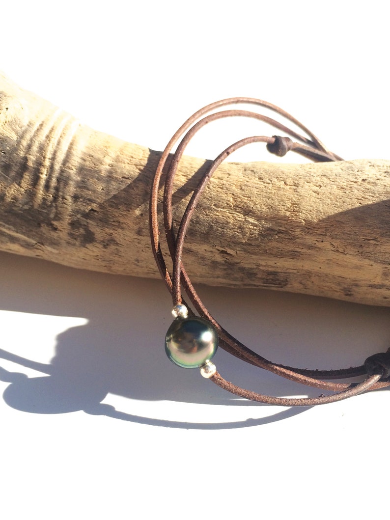 Tahitian pearl on leather, adjustable necklace, minimalist design choker for woman or man. image 5