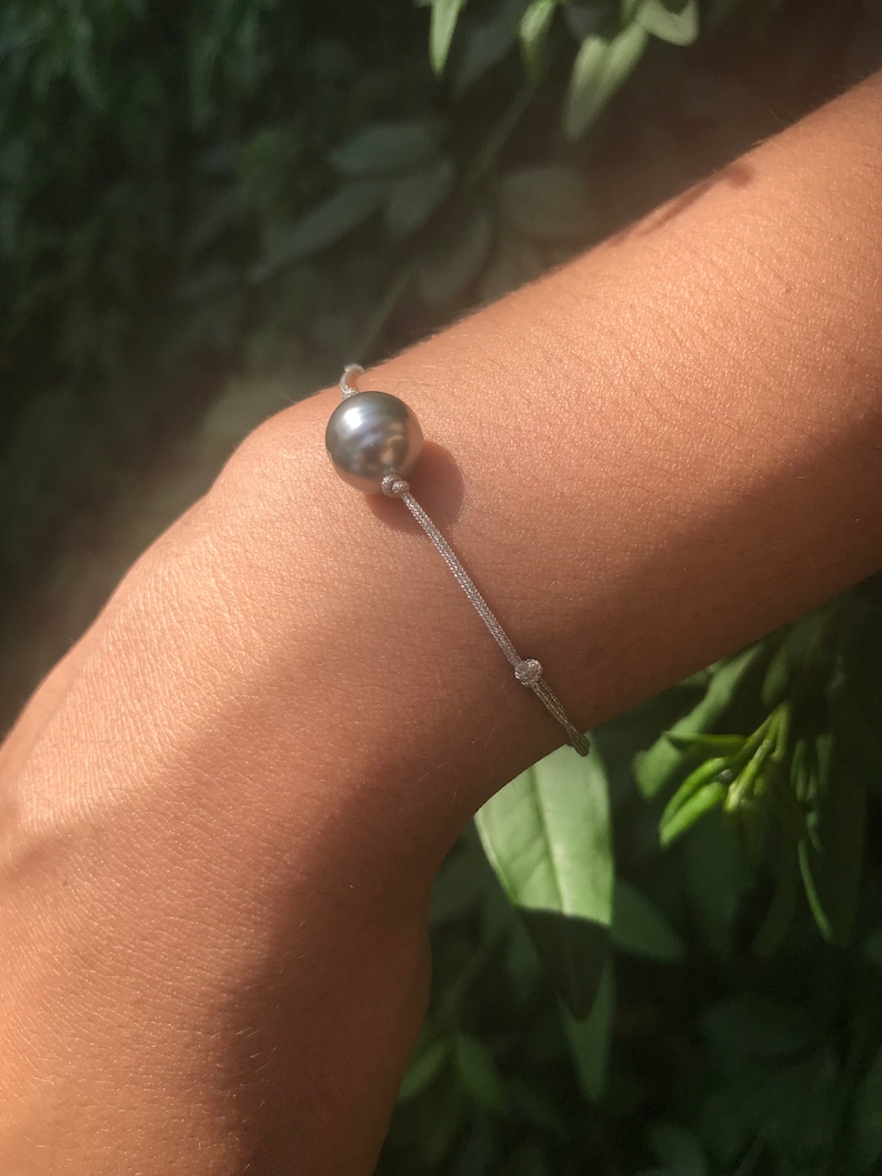 Tahitian pearl bracelet on japanese silk cord. Woman bracelet minimalist and shiny style. image 3