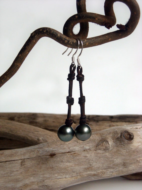 Tahitian pearls, earrings for woman, leather and sterling silver 925