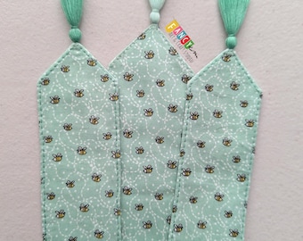 Tiny bees bookmark, classic bookmark, teacher gift, page holder, bees lover, bookish, planner accessory, bee gift