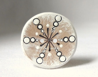1.5" White Snowflake Button, White Wood Button,  Winter Buttons for a Coat,  Large White Button 1.5 Inch or 38mm 1pce