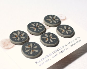 6 Small Flowers Buttons, Small Wooden Buttons, Dark Grey Sewing Knitting Buttons 6pce  3/4" or 20mm