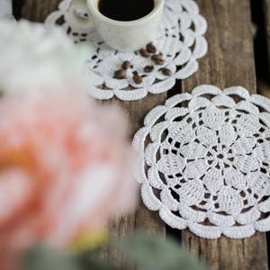 Set 2 rustic white crochet doilies, coasters set, set crochet placemats, small doilies, crochet cotton doily, crochet round table cloth