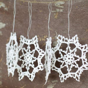 White snowflakes Christmas, home decor Christmas, ornament Christmas tree decor, crochet snowflakes, lace snowflakes, rustic Christmas decor