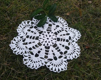 Small crochet doily, Coaster White crochet, coasters 7", small lace doily, handmade doilies, lace tablecloths, handmade crochet Wedding gift