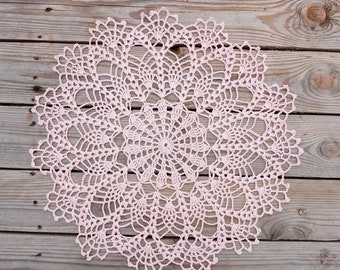 手作りかぎ針編みのローズドイリー：12インチの花のセンターピース