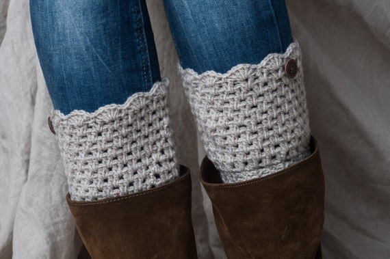 Paire De Protège-bottes (boot Cuffs) Tricotés Crème/blanc - Bouton Marron - Longueur 6 Pouces - Neufs