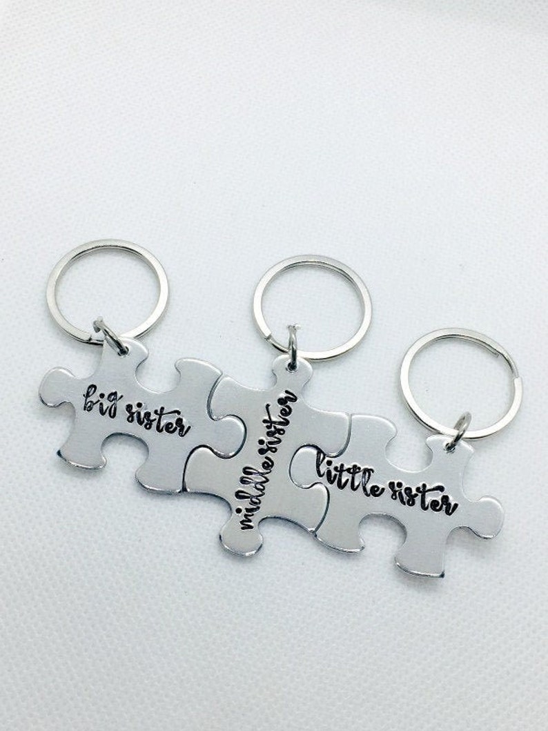 Schwester Geschenk-Set – 3-teilige Schlüsselanhänger Mit Herz & "Große/Mittlere/Kleine Sis" Gravur