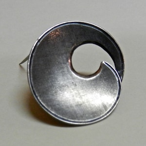 Vintage Modernist Sterling Silver Swirl Brooch Marked 925 And Stamped With A Crown Symbol