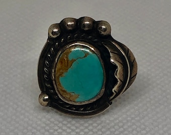 Vintage, Handmade, Boho,Sterling Split Shank Ring With Blue & Brown Turquoise, Leaf, Beads And Wire Twist Decoration Stamped Sterling