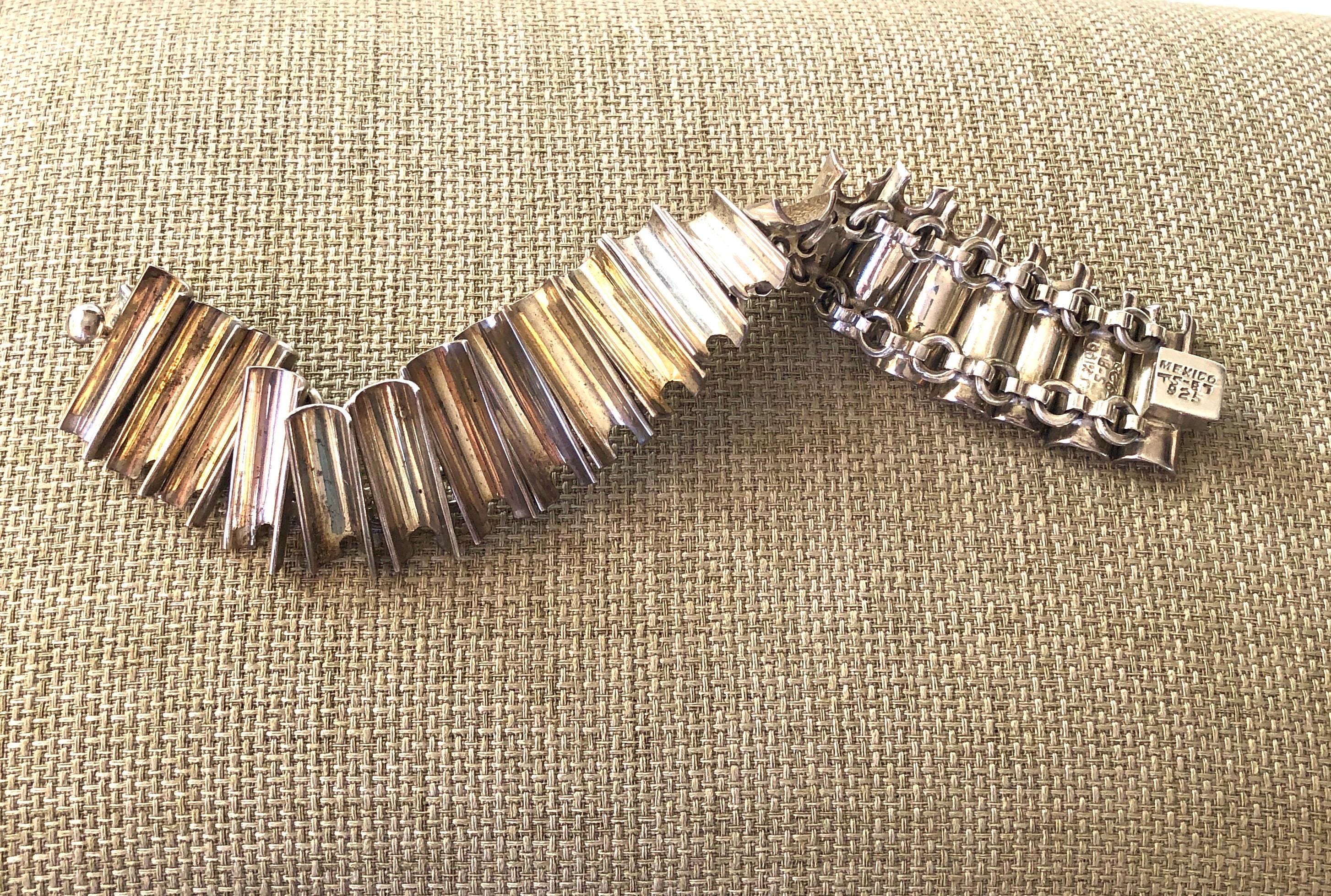 Vintage Hand Made Mexican Sterling Silver Modernist Vintage Hand Made Mexican Sterling Silver Modernist