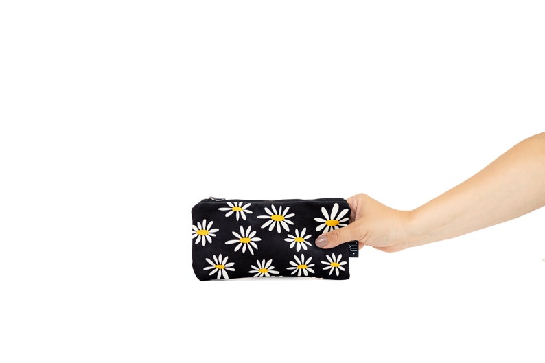 Daisy clutch, makeup pouch, Coin wallet image 2