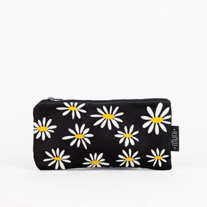 Daisy clutch, makeup pouch, Coin wallet image 3