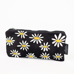 Daisy clutch, makeup pouch, Coin wallet image 4