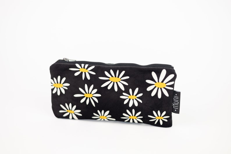 Daisy clutch, makeup pouch, Coin wallet image 4