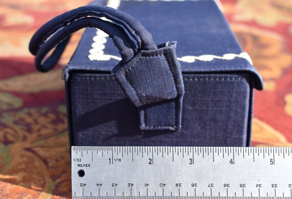 1940s Box Purse, Navy Silk with "Frosting" - image 10