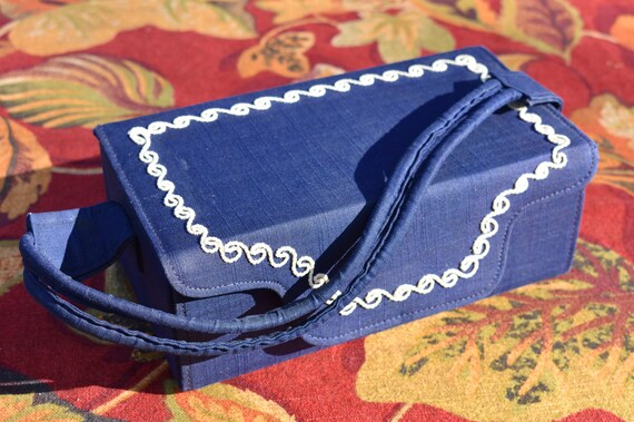 1940s Box Purse, Navy Silk with "Frosting" - image 3