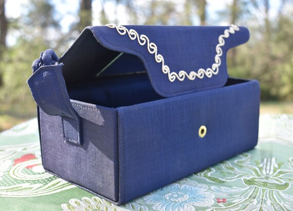 1940s Box Purse, Navy Silk with "Frosting" - image 5