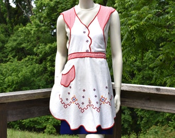 Hand made beautiful apron from 1930’s