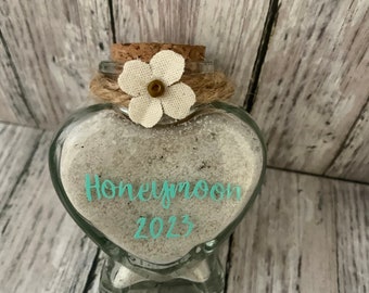 Heart Shaped Honeymoon Sand Keepsake Bottle,Honeymoon Sand Keepsake Jar, Personalized Heart Shaped Honeymoon Sand Jar,Personalised Beach jar