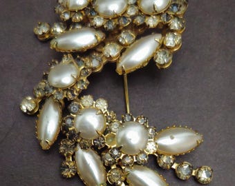 Lovely vintage prong set rhinestone and faux pearl navette brooch