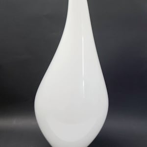 Jarrón asimétrico de cristal artístico blanco con revestimiento escandinavo vintage