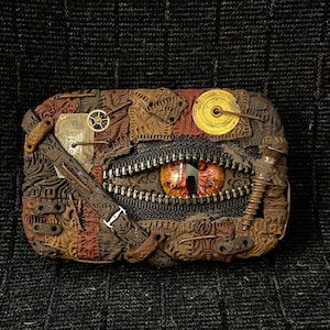 Zippy Eye Altoid tin