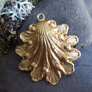Raw Brass Stamping Leaf Medalion Large 70mm