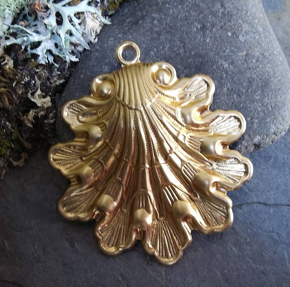Raw Brass Stamping Leaf Medalion Large 70mm