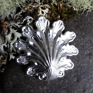 Bright Silver Stamping leaf Medalion 42mm Small