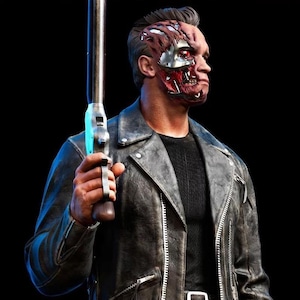 Cyborg Warrior Resin Figurine – Custom 1:6 Scale Battle-Damaged Model – Leather-Clad Futuristic Soldier – Hand Painted Statue