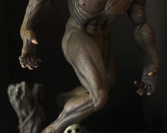 狼男の像ジオラマ、ゴシック調の手描きファンタジーモンスター