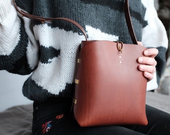 Leather Bucket Bag in Rust Brown