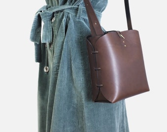 Leather Bucket Bag In Dark Brown Leather