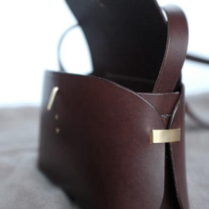 Petit Sac Bandoulière - Cuir Tannage Végétal - Fabriqué en France image 5
