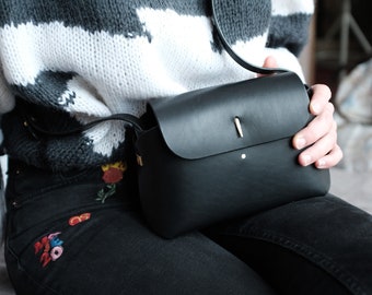 Black Leather Purse Handmade in France (Black)