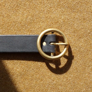 Leather belt ornemental buckles handmade in France 5 - rond