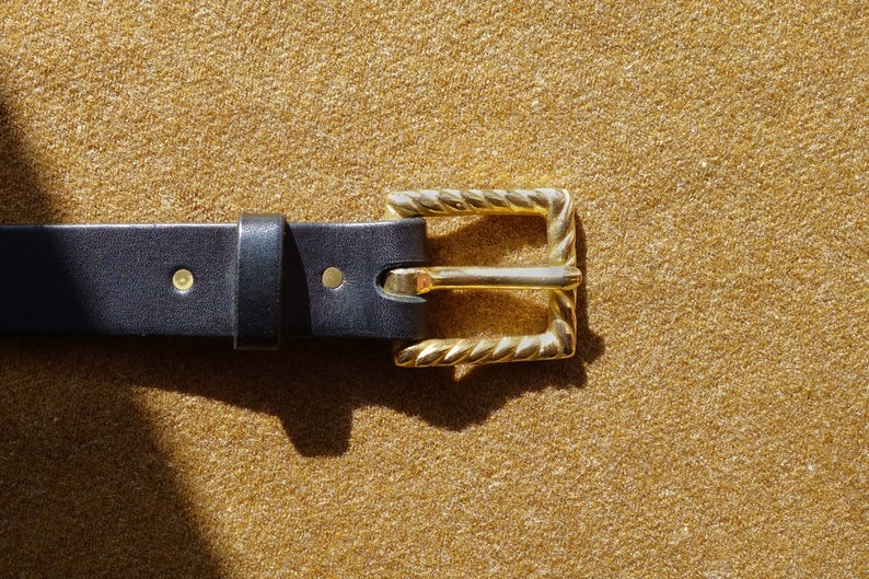 Leather belt ornemental buckles handmade in France 1 - torsade carré
