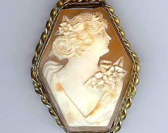 Antique Cameo Pendant Brooch Left Facing, 1800s Jewelry, Shell